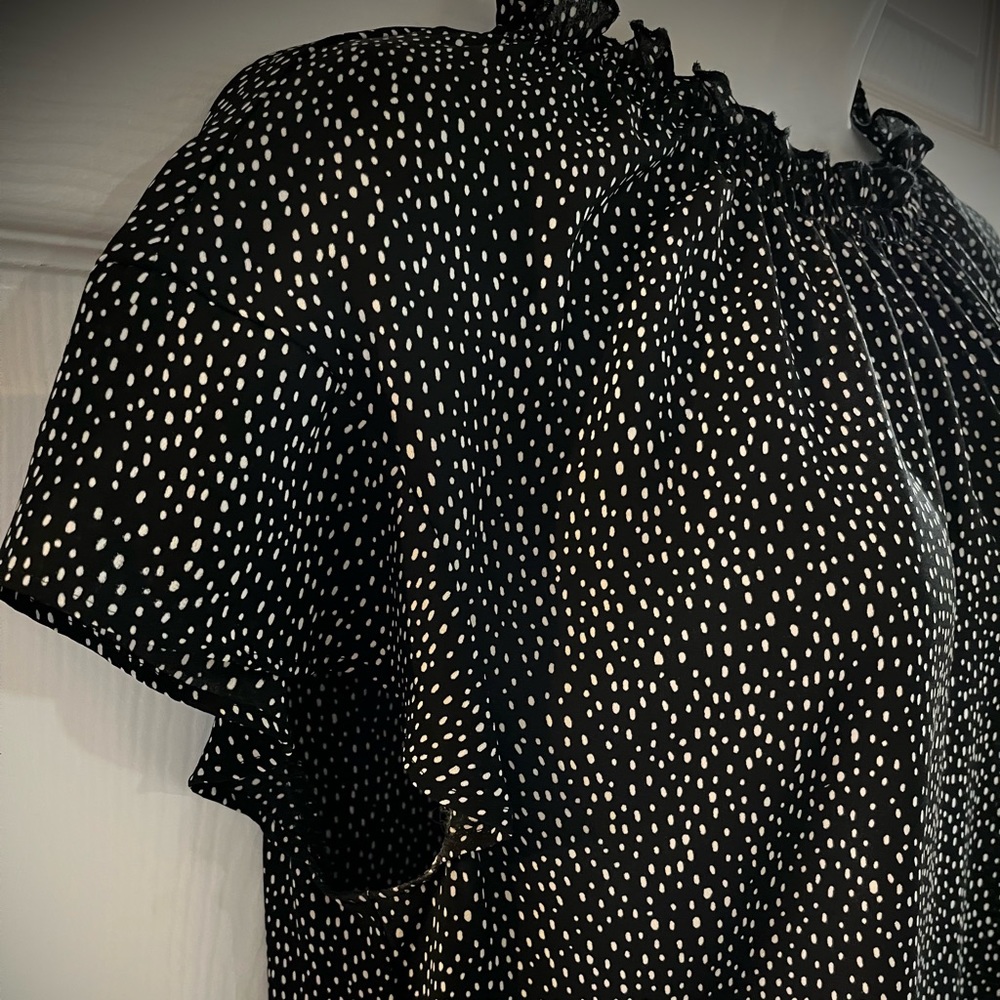 Express Flutter Sleeve Top. Size L. - image 3